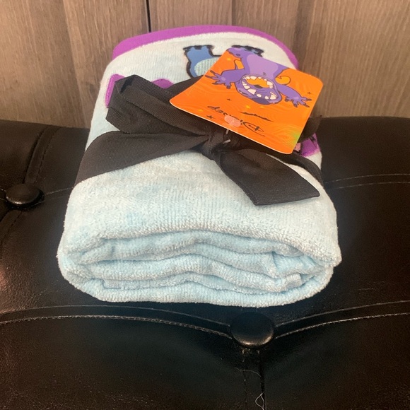 New Halloween Bat Stitch Standing On Light Blue Cotton Hand Towels Pack Of 2 - Picture 7 of 10